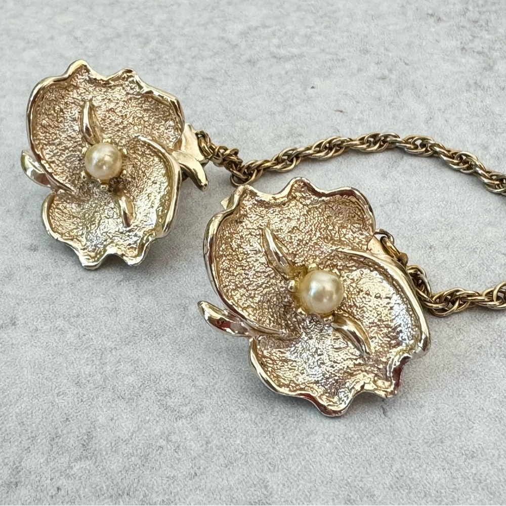 Sweater Clip Guard Vintage Faux Pearl 50’s